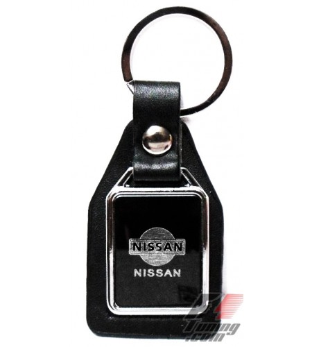 Porte-clés NISSAN sur écusson de cuir noir