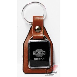 Porte-clés NISSAN sur écusson de cuir marron